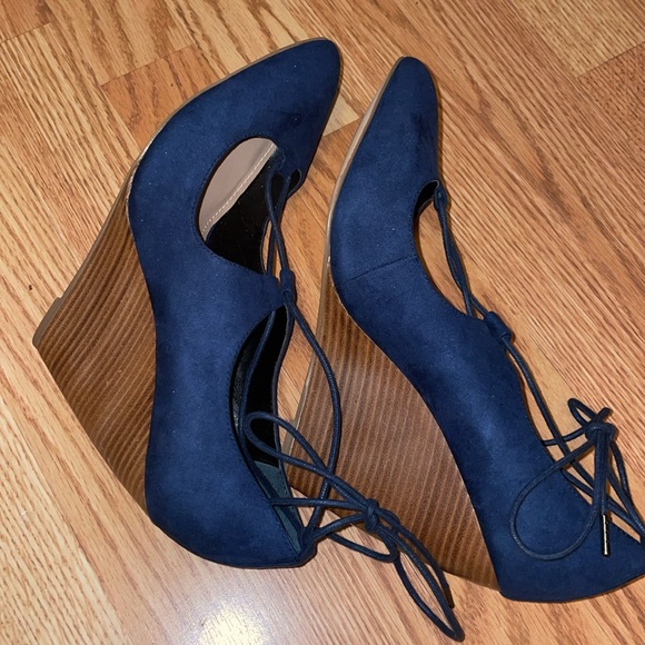 Charles By Charles David Navy Lace-Up wedges shoes - Picture 5 of 11